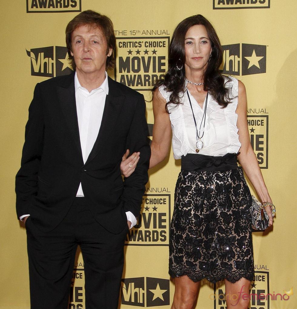 Paul McCartney y Nancy Shevell se han prometido