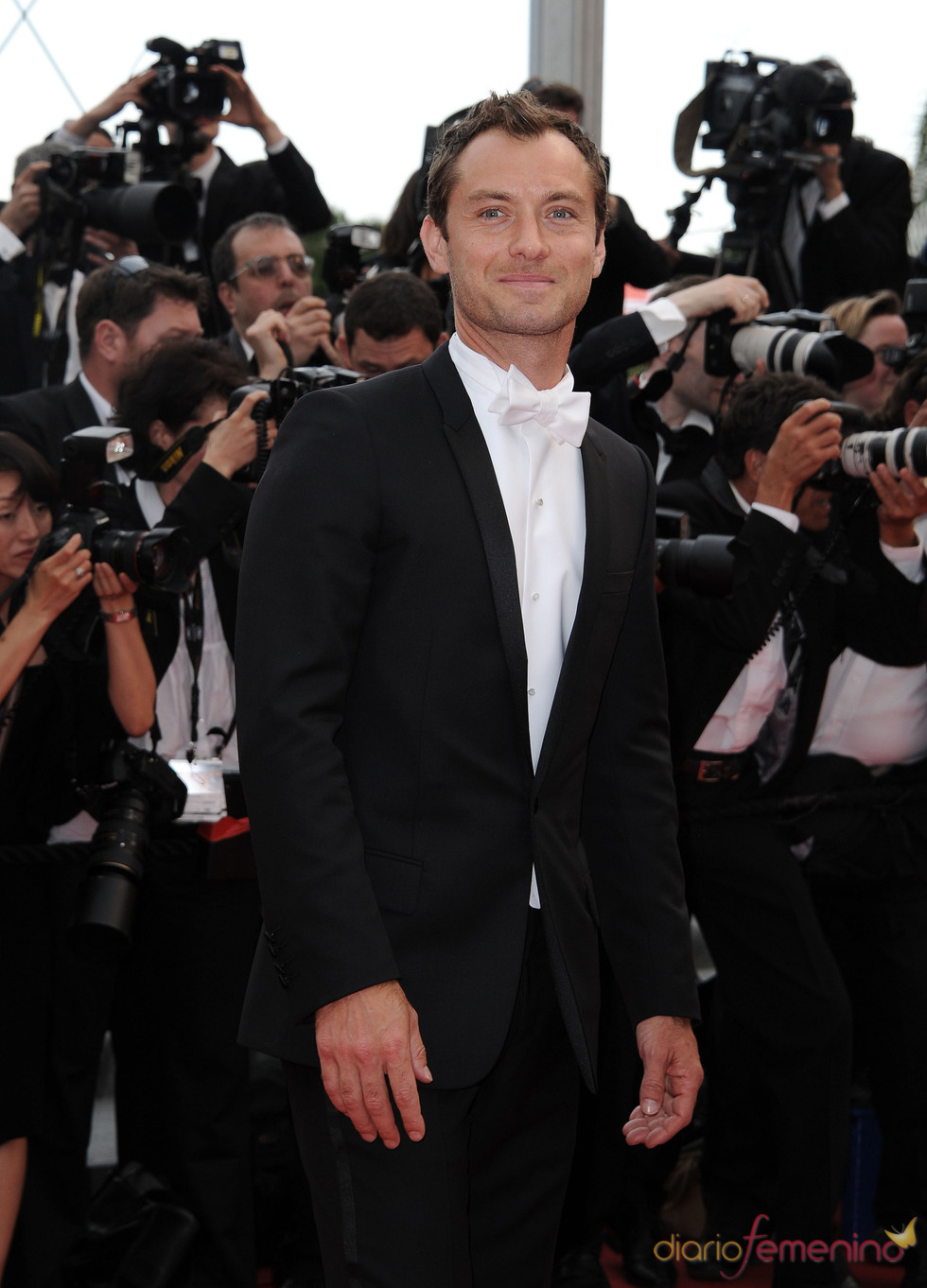 Jude Law posa en la alfombra roja del Festival de Cine de Cannes 2011