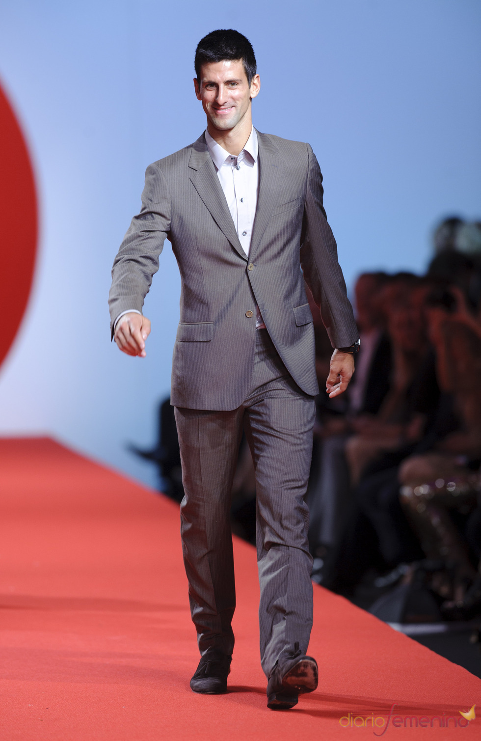 Novak Djokovic en la pasarela solidaria de Cannes