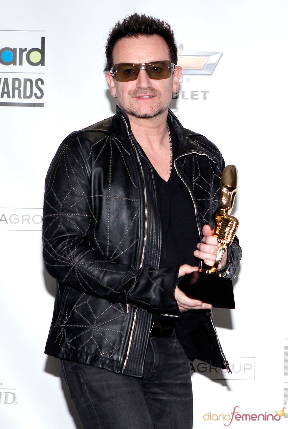 Bono con su Billboard Music Awards 2011