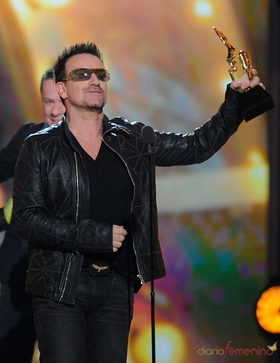 Bono recoge su Billboard Music Awards 2011