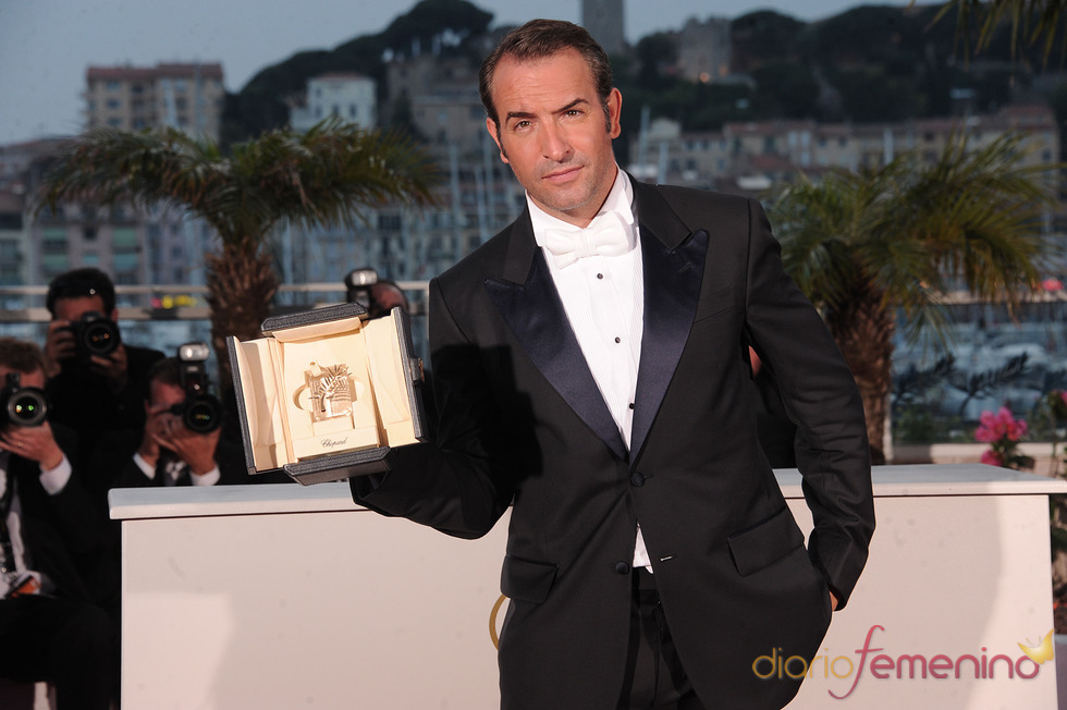 El galardonado Jean Dujardin en la ceremonia de Clausura de Cannes 2011