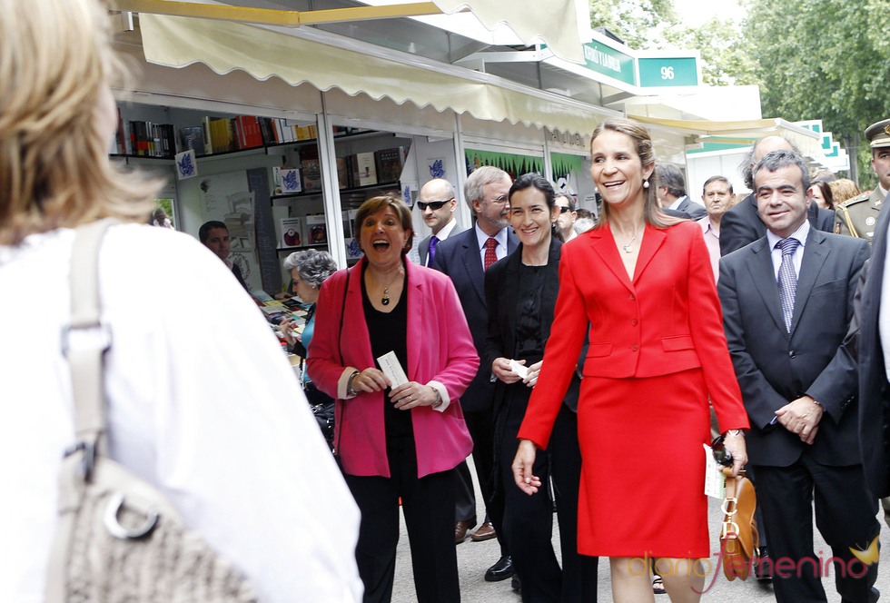 La infanta Elena, sorprendida al encontrarse a su hermana Cristina en El Retiro