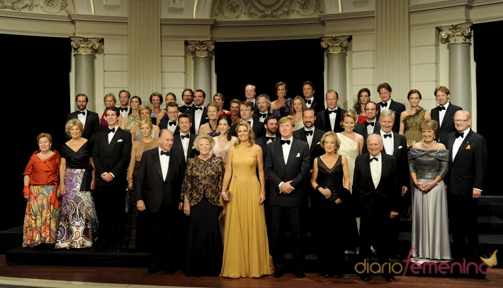 Foto de familia 'real' durante el cumpleaños de Máxima de Holanda
