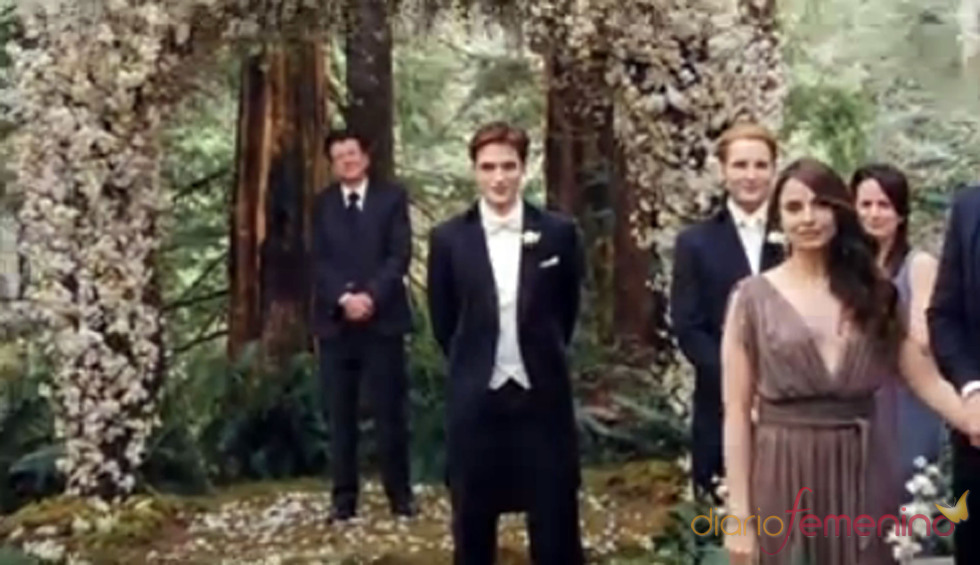Robert Pattinson espera en el altar de 'Amanecer' a Kristen Stewart
