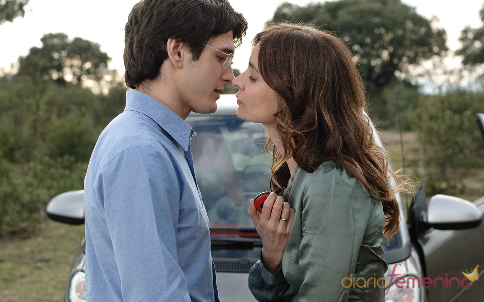 Yon González y Ana Risueño en un capítulo de 'Gran Reserva'