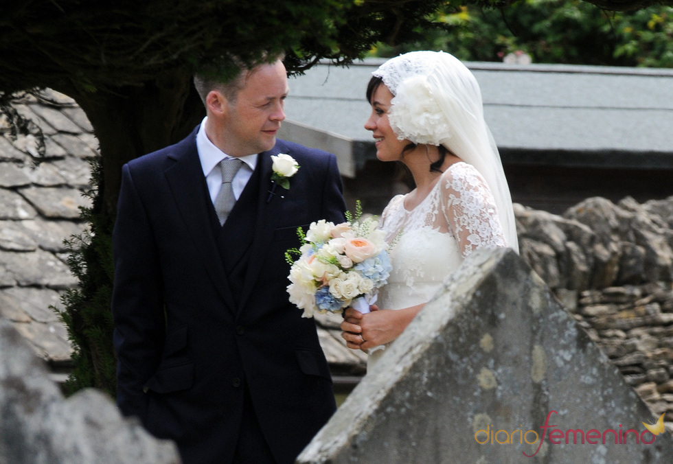 Lily Allen y Sam Cooper en el día de su boda
