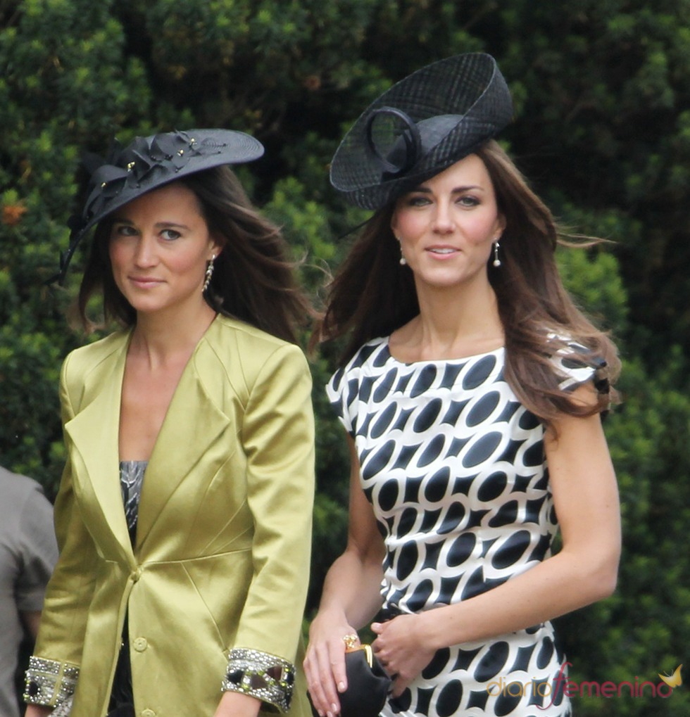 Kate Middleton y su hermana Pippa acuden juntas a la boda de un amigo