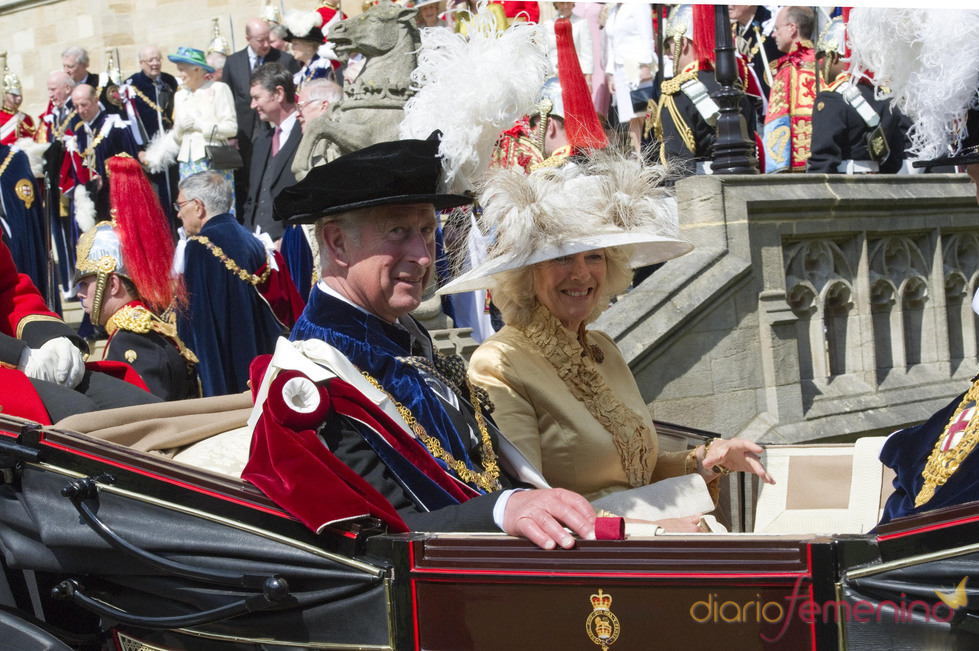 La reina Isabel II y el Duque de Edimburgo en la Procesión de la Orden de la Jarretera