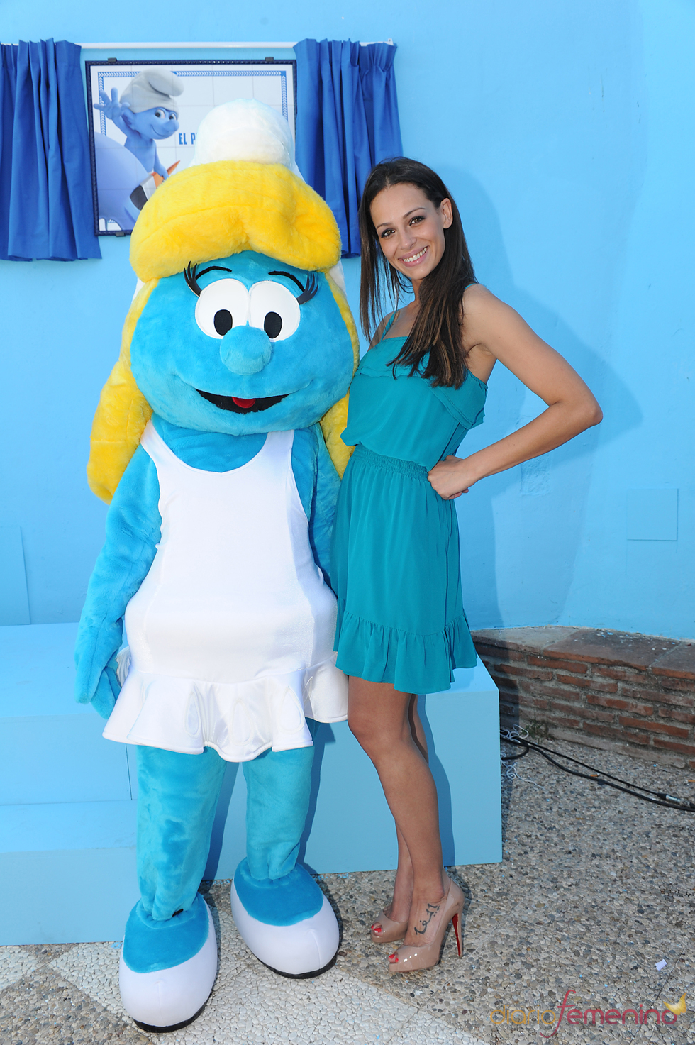 Eva González elegida para presentar a Júzcar como primer 'Pueblo pitufo'