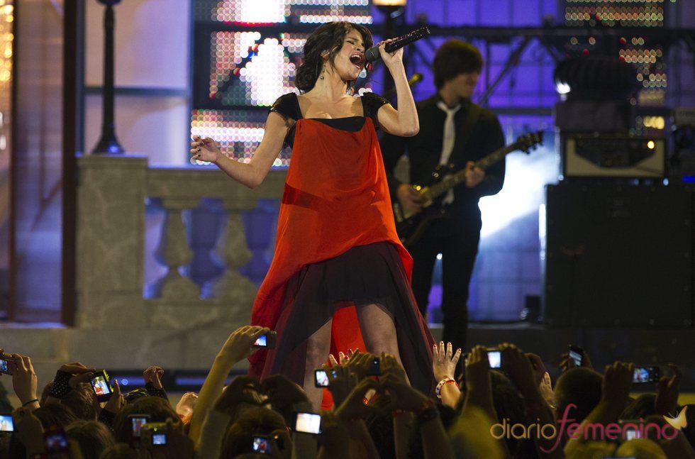 Selena Gomez durante su actuación en los MuchMusic Video Awards 2011