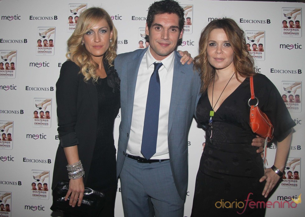 Argüelles, Lobató y Chaparro en la presentación de 'Solter@s y demoni@s'