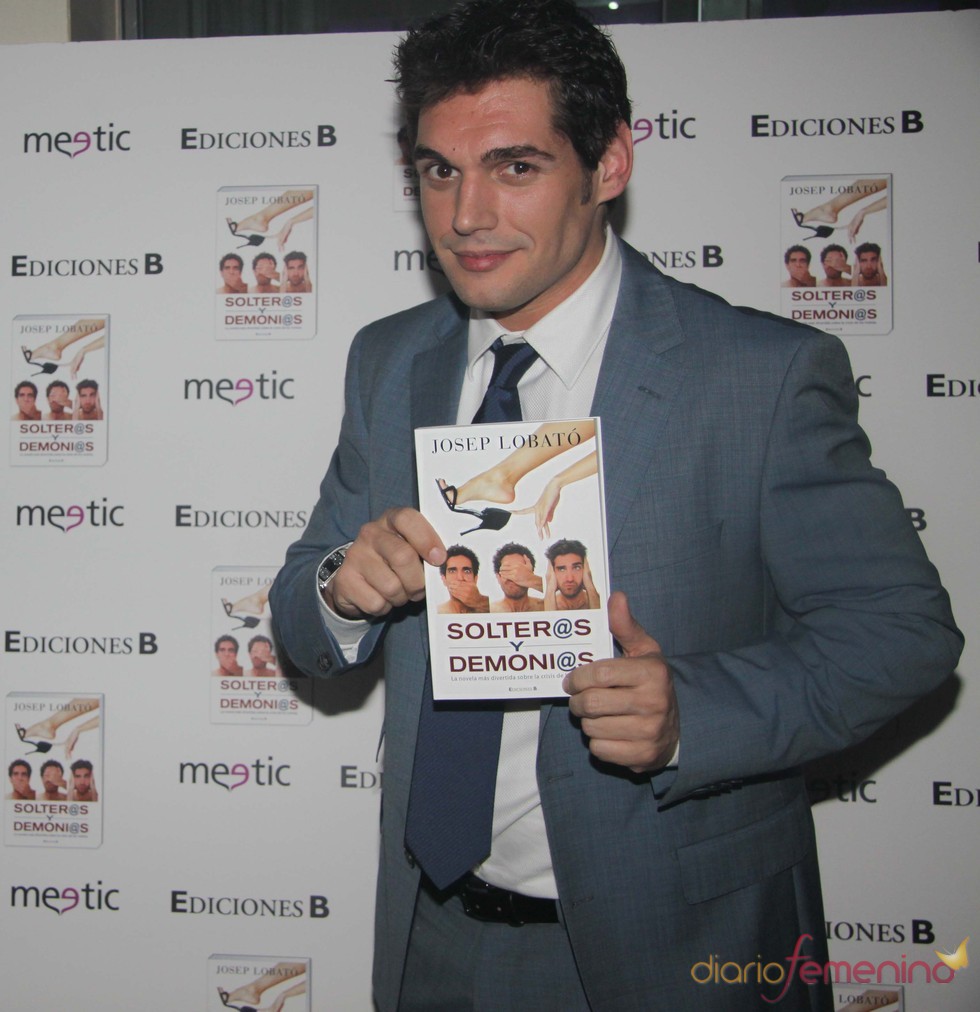 Josep Lobató en la presentación de 'Solter@s y demoni@s'