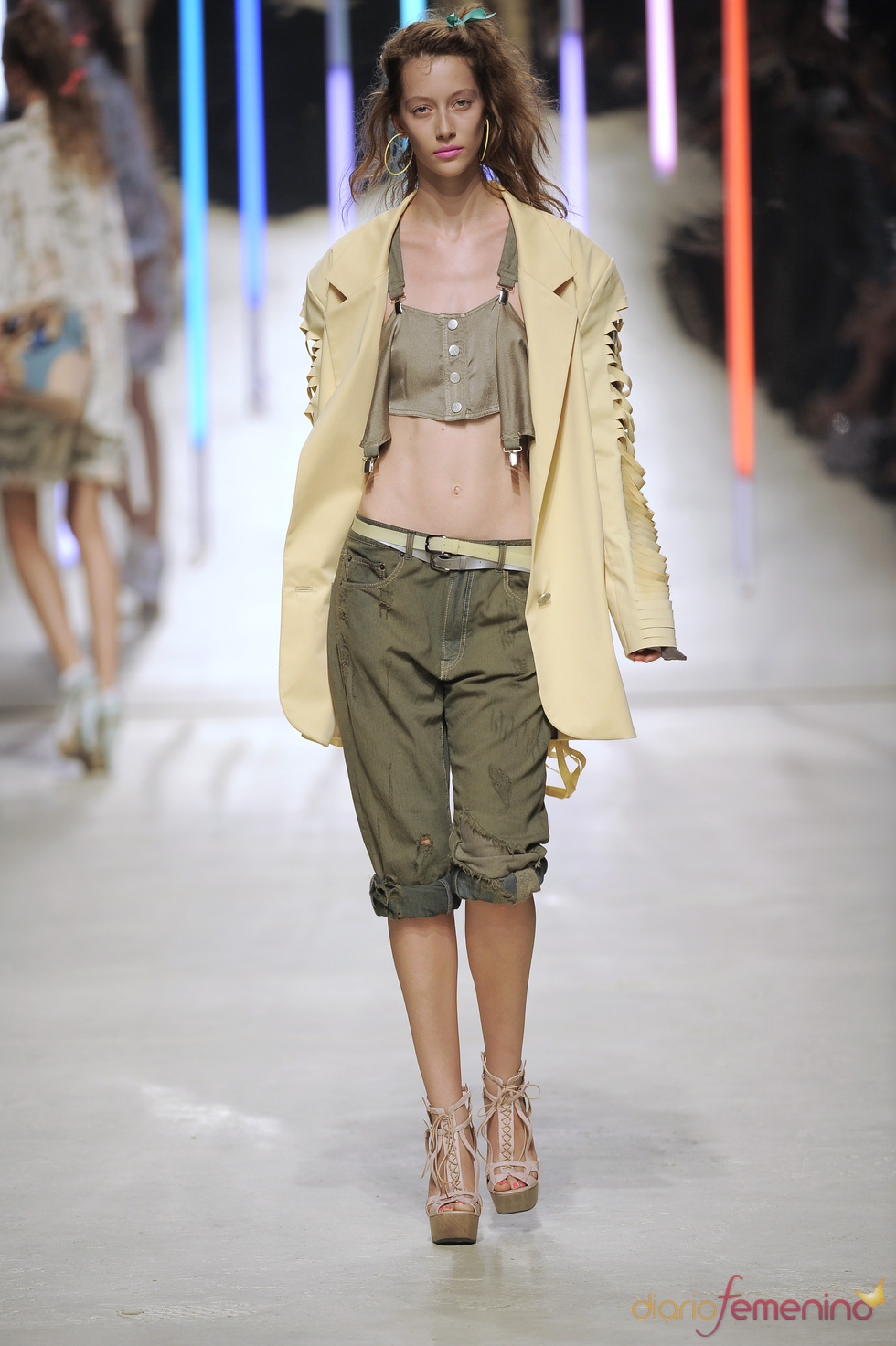 Tonos verdes y amarillos en la colección deTopshop 2010 Tonos verdes y amarillos en la colección deTopshop 2010