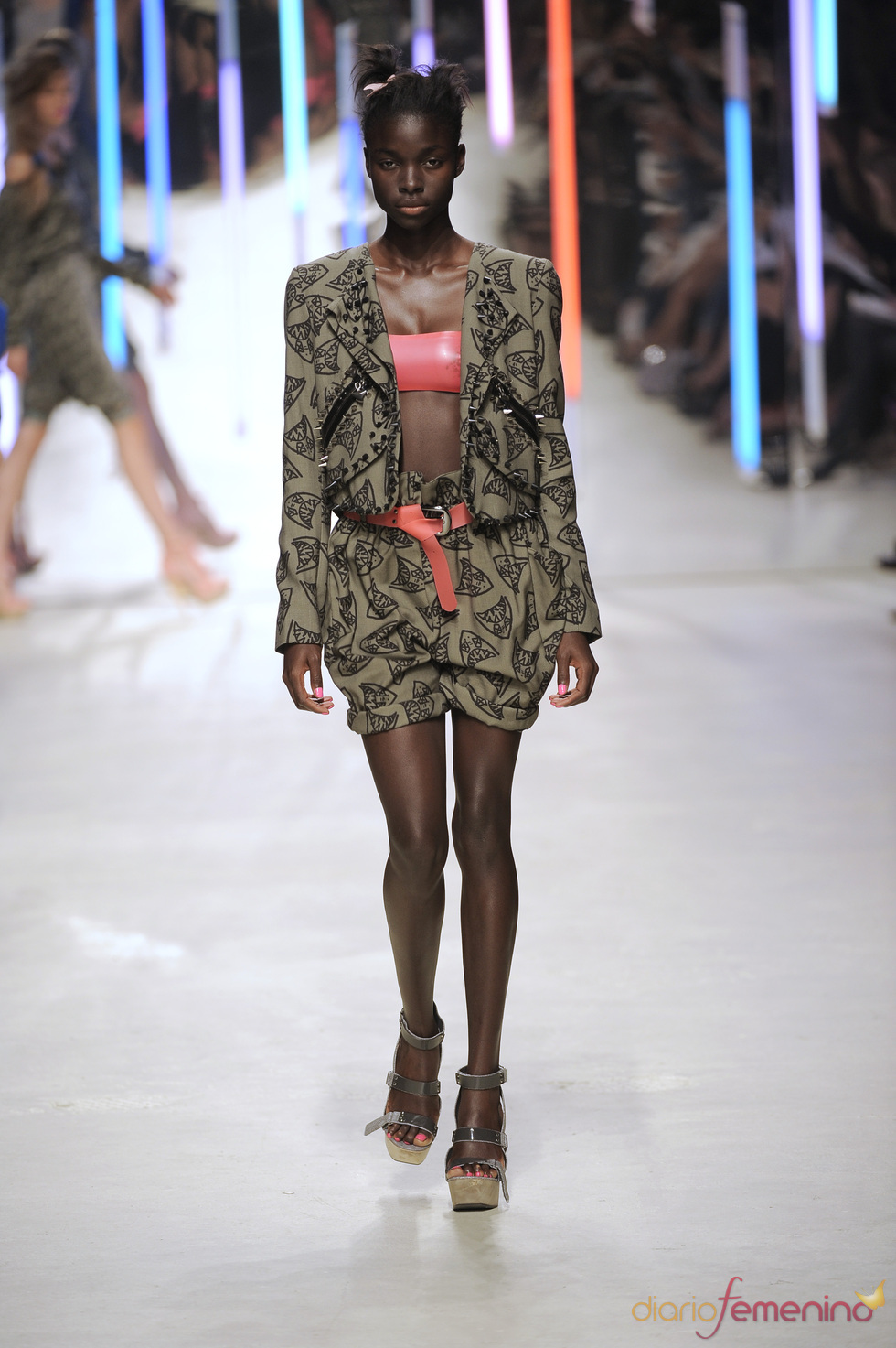 Conjunto de chaqueta y shorts de Topshop 2010 Conjunto de chaqueta y shorts de Topshop 2010