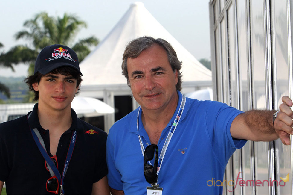 Carlos Sainz con su hijo en Malasia en Semana Santa