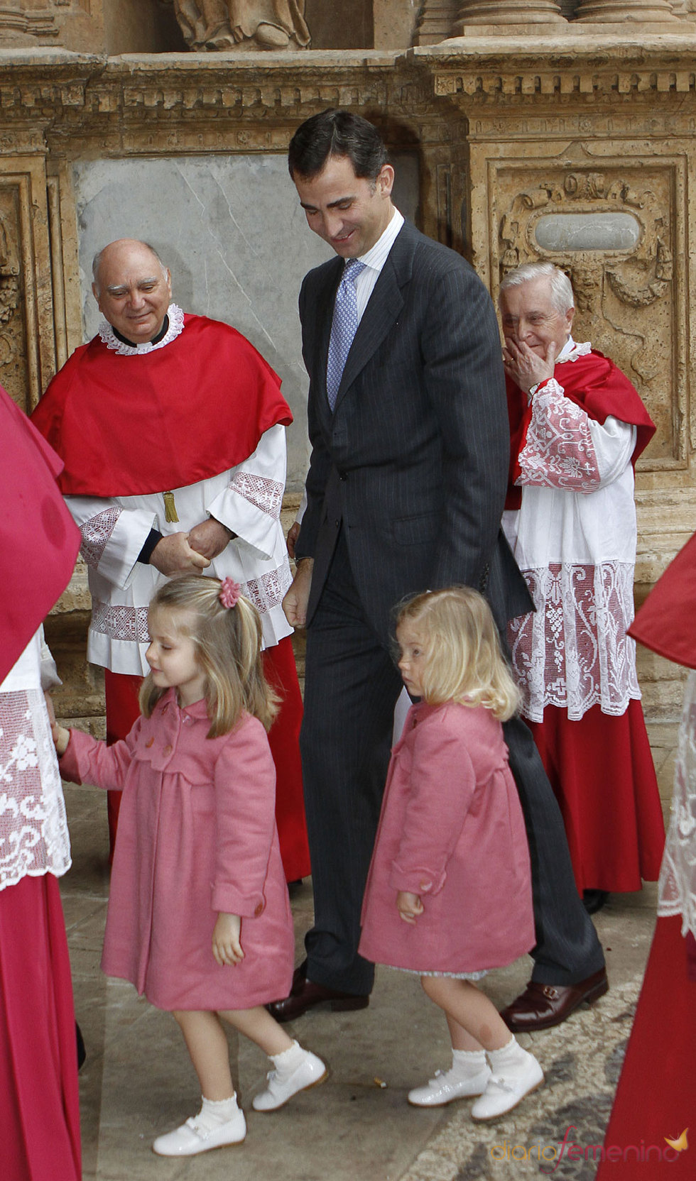 El Príncipe Felipe con sus dos hijas Leonor y Sofía en Malllorca