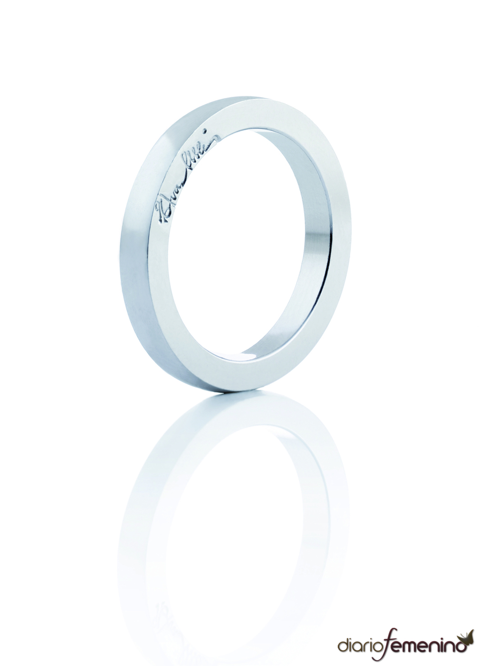 Efva Attling apuesta por los anillos sobrios