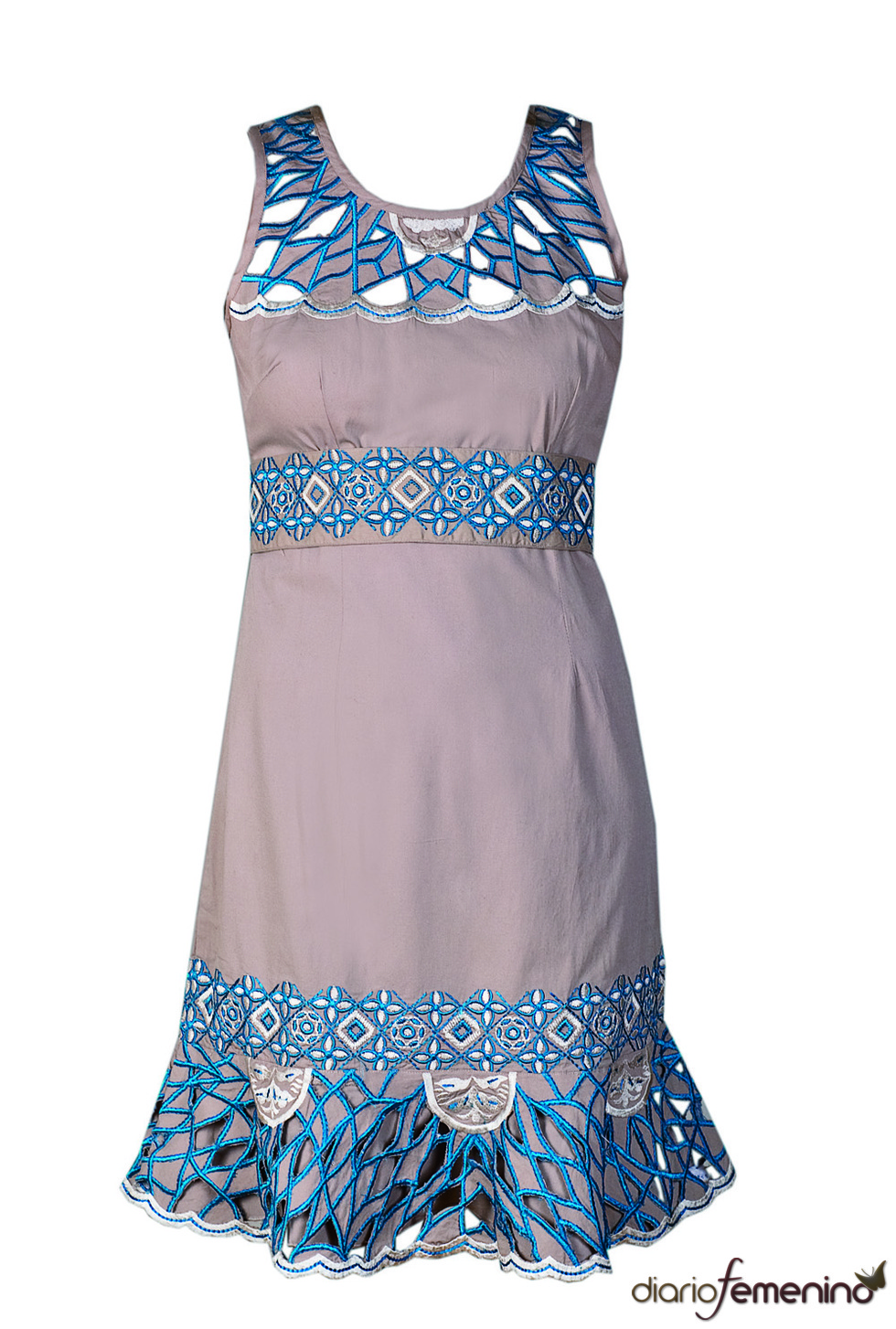 Vestido en tono tierra de Niza