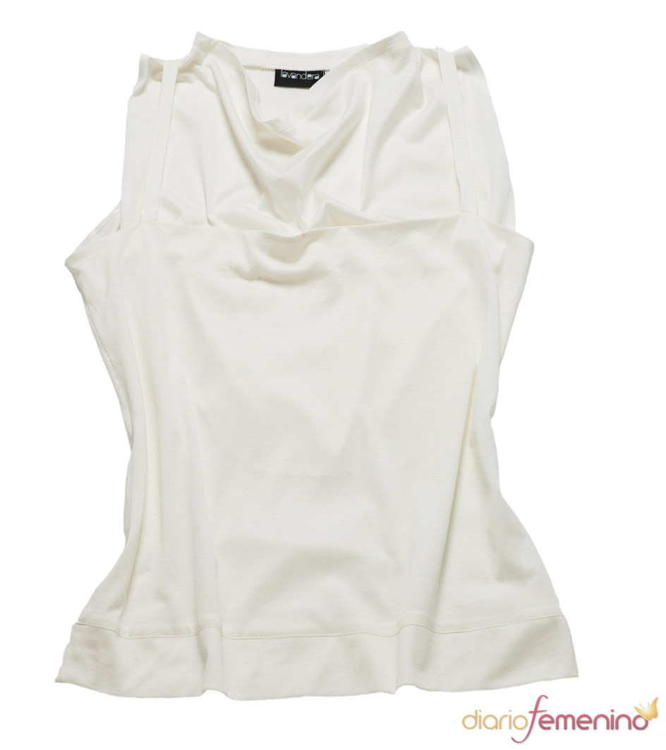 Look Jennifer Aniston: top blanco de Lavandera