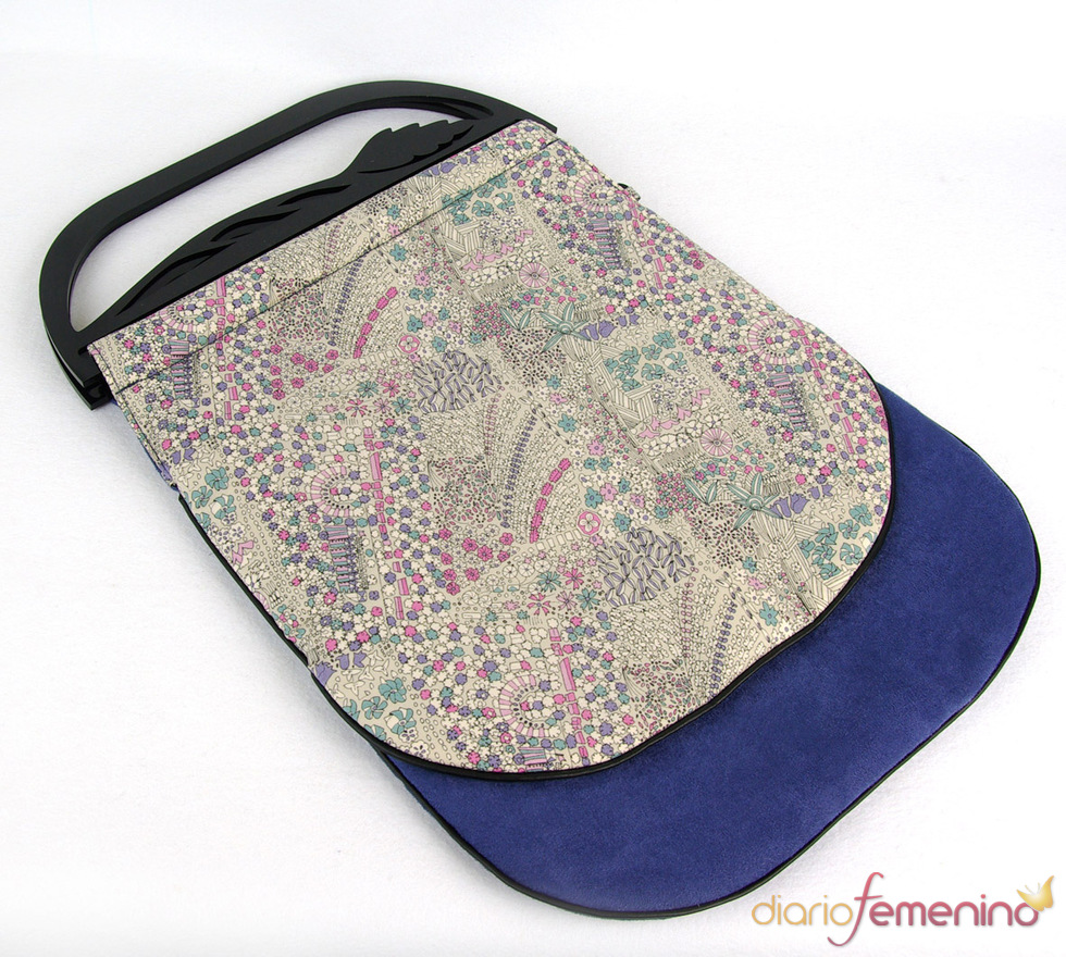 Bolso con estampado floral de Paca Peca