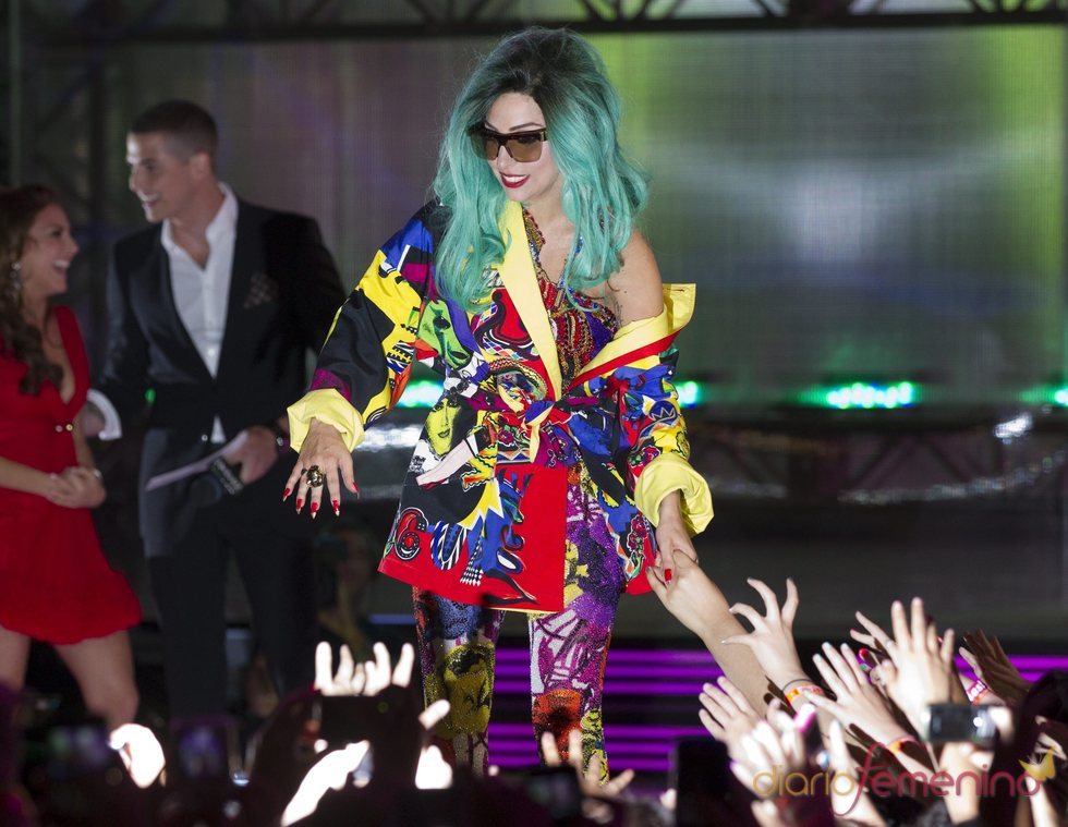Lady Gaga, multicolor en los MuchMusic Video Awards 2011