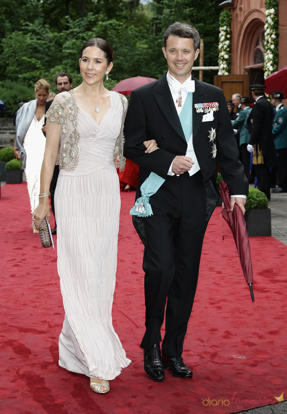 Los Príncipes Federico y Mary de Dinamarca en la boda de Natalia de Dinamarca y Alexander Johannsmann