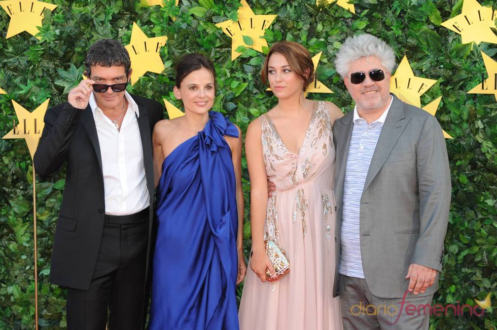 Pedro Almodóvar, Antonio Banderas, Blanca Suárez y Elena Anaya en la Fiesta 'Elle'