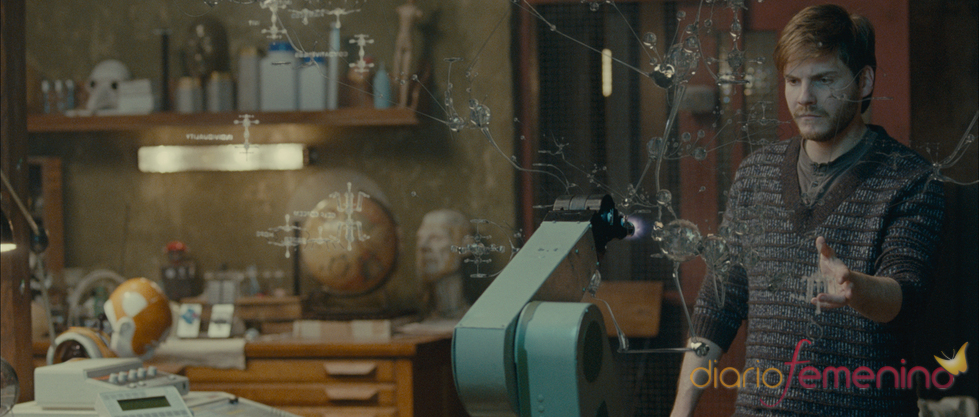 Daniel Brühl en un fotograma de la película 'Eva'