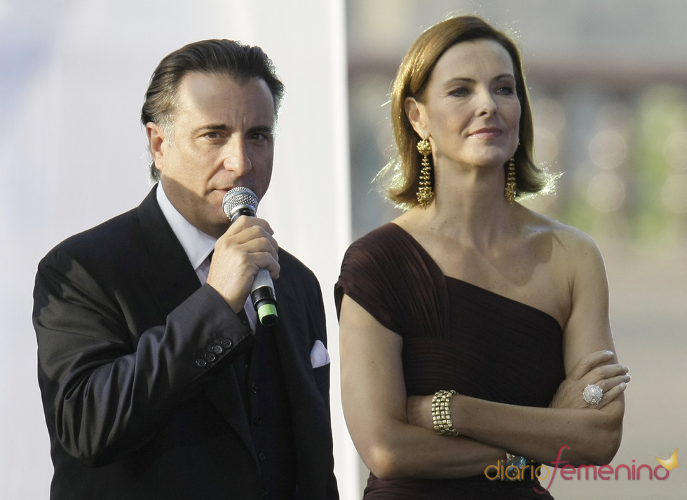Andy Garcia y Carole Bouquet participan en una gala benéfica en Rusia