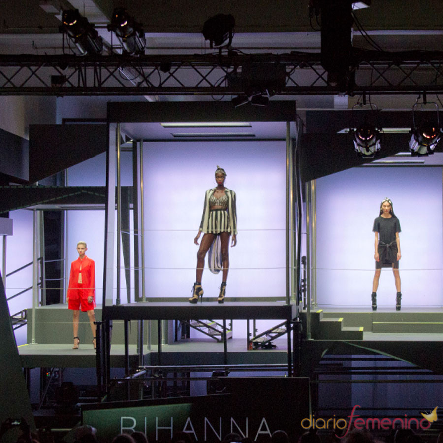 Espectacular desfile de Rihanna