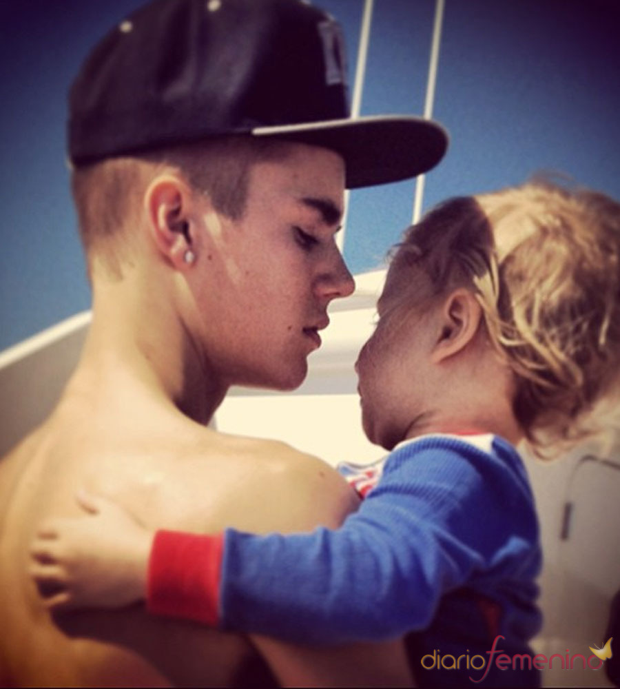 Justin Bieber y su hermano Spiderman