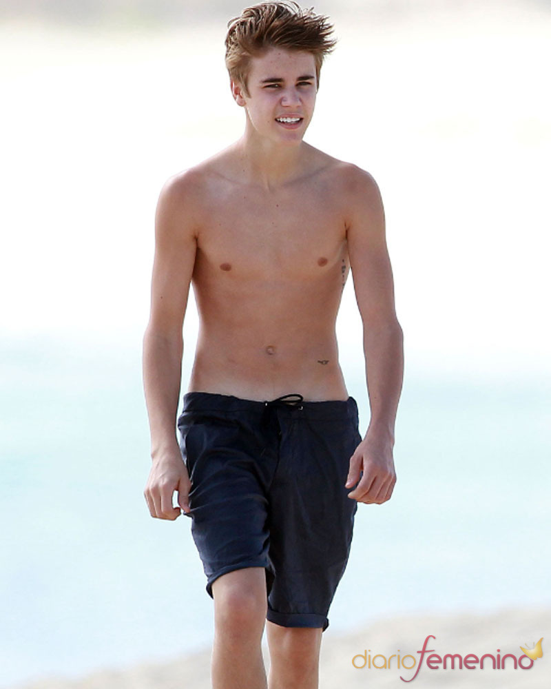 Las 19 fotos más sensuales de Justin Bieber: en la playa