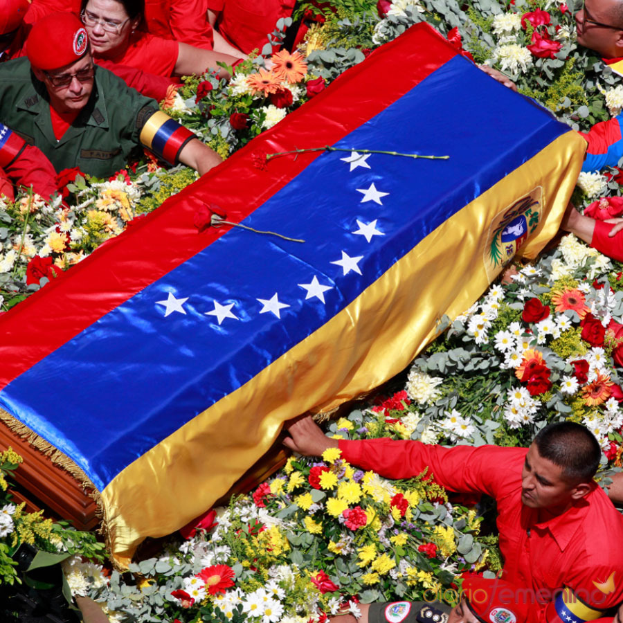 Funeral de Hugo Chávez: una tumba de flores