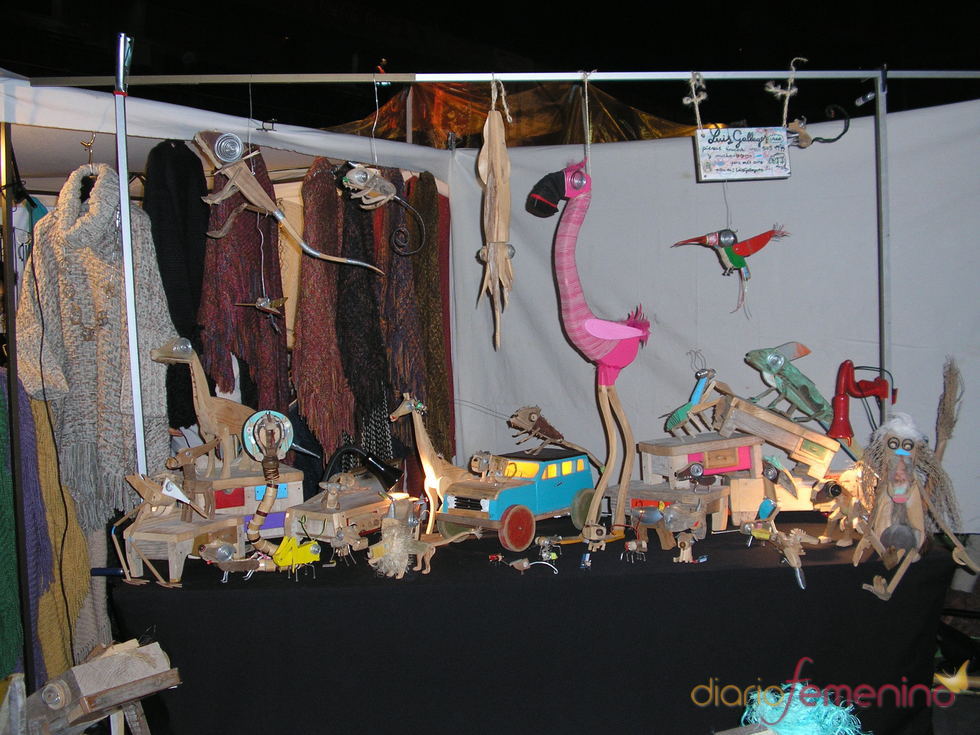 Artesanía en el mercadillo de Las Dalias en Madrid