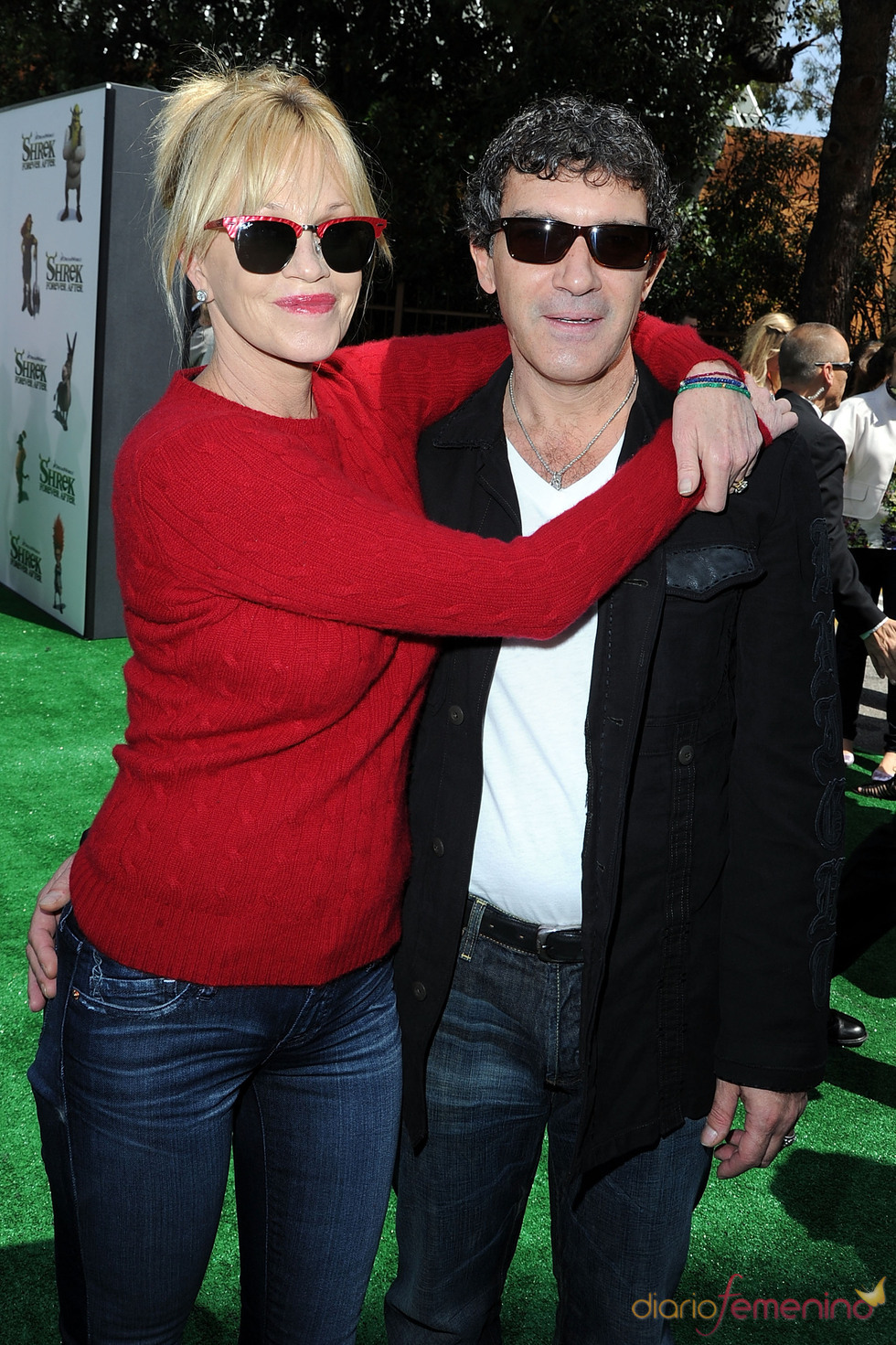 Melanie Griffith y Antonio Bandera en el estreno de 'Shrek Forever After'