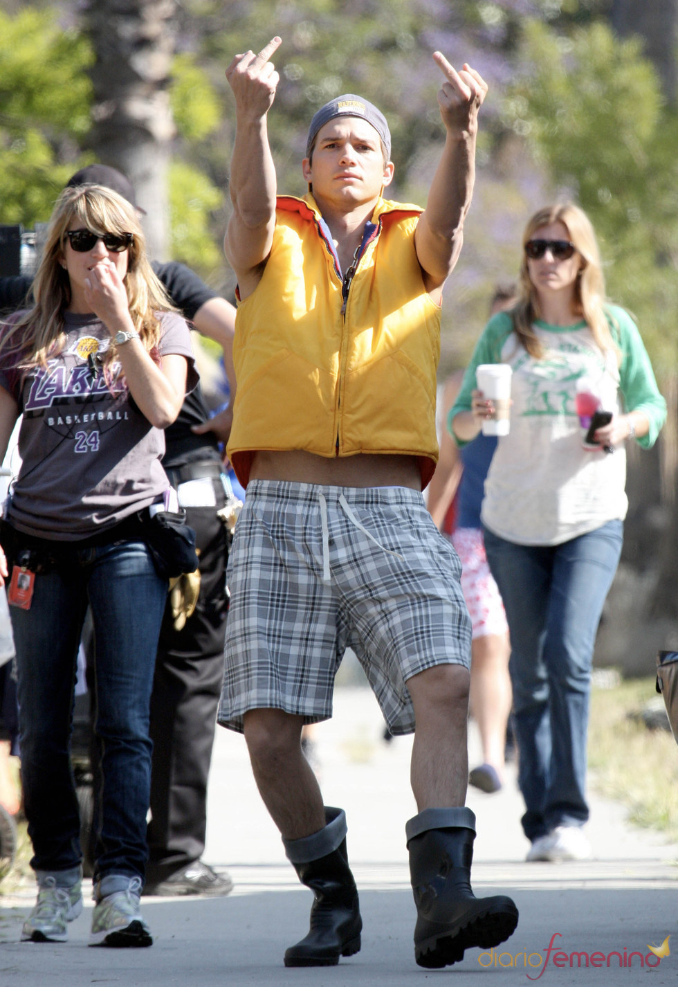 Ashton Kutcher y sus malos modales