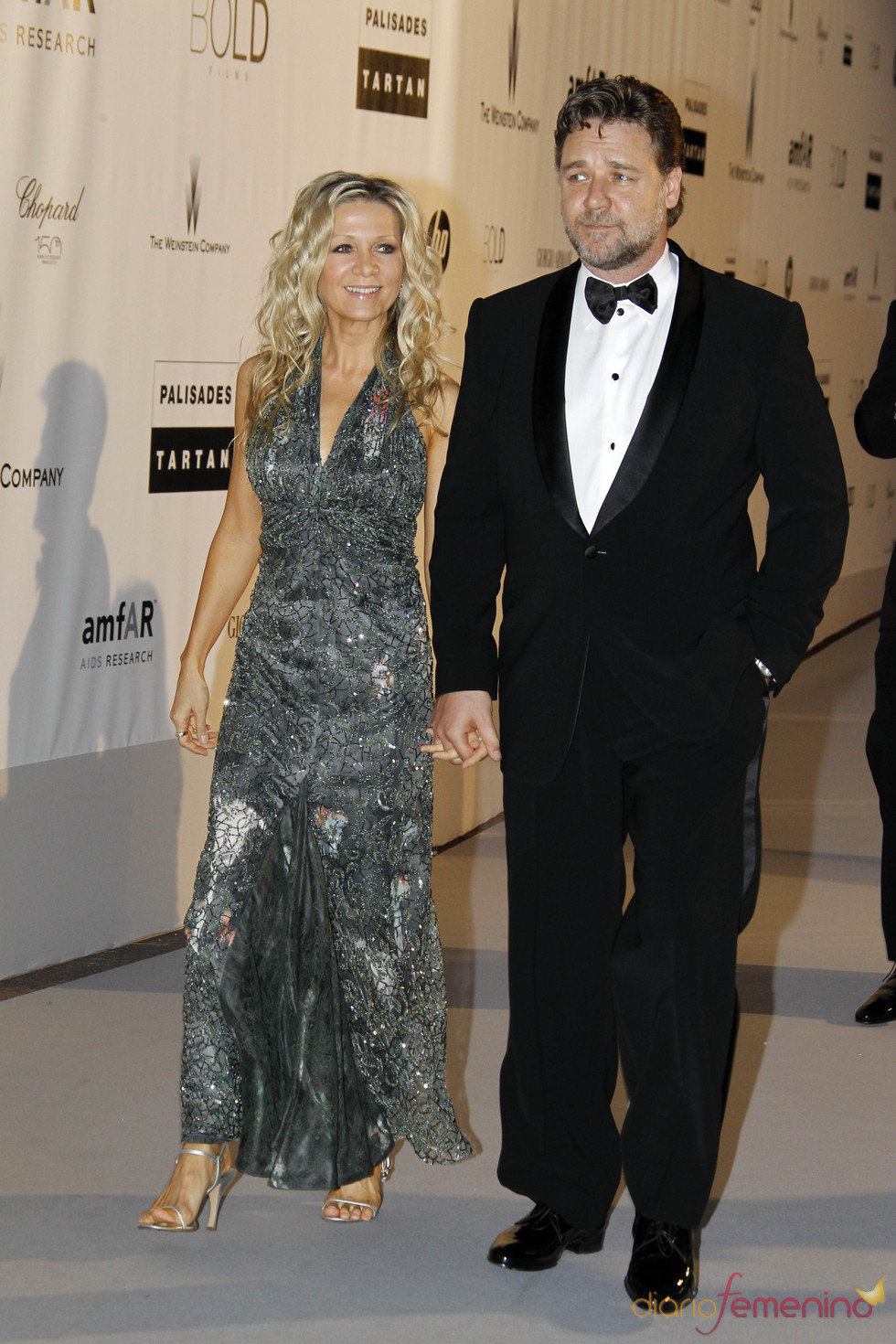 Russell Crowe y Danielle Spencer en la gala AMFAR