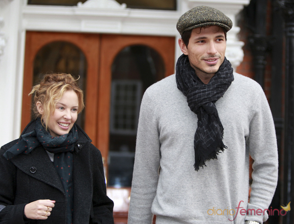 Andrés Velencoso y Kylie Minogue rompen