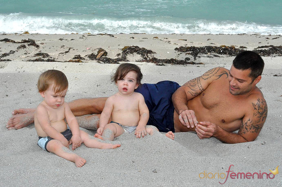 Ricky Martin con sus hijos Matteo y Valentino
