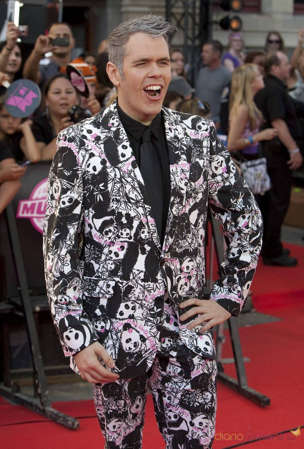 Perez Hilton posa en los premios MuchMusic