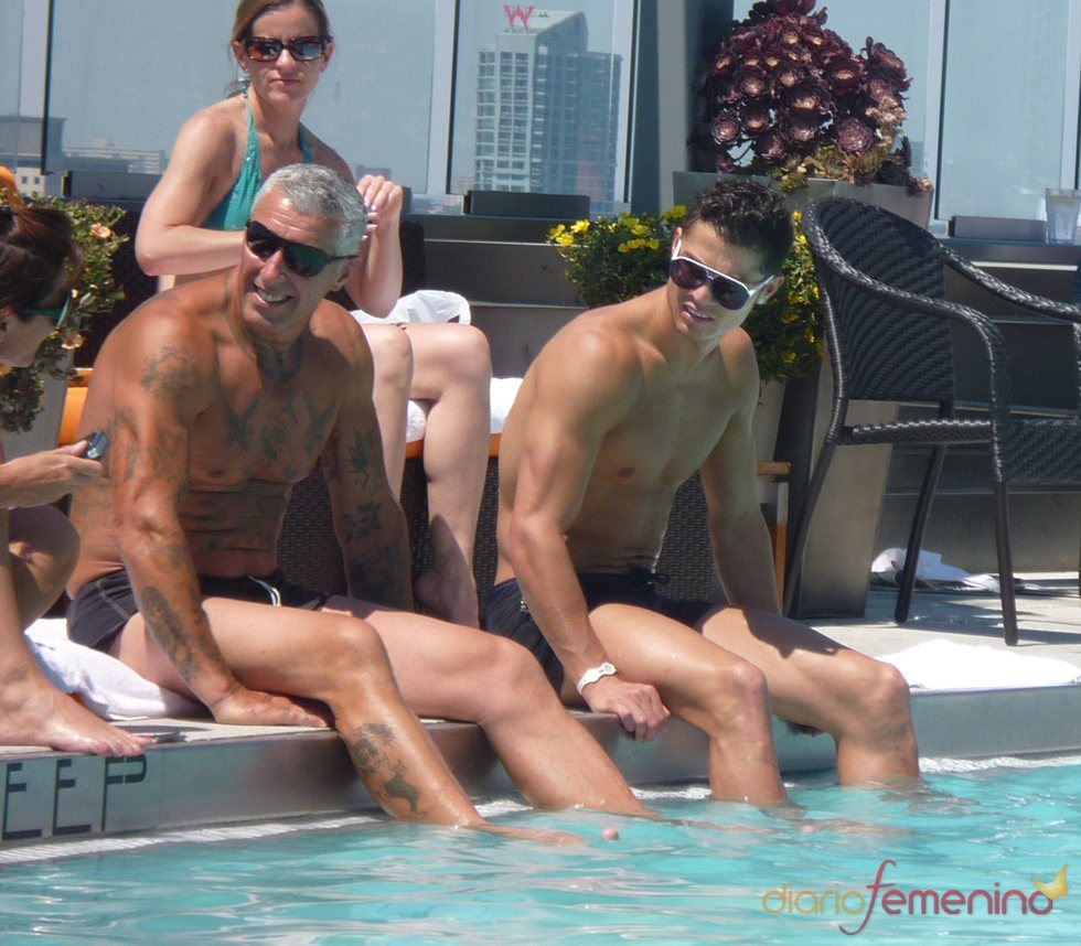 Cristiano Ronaldo con los pies a remojo