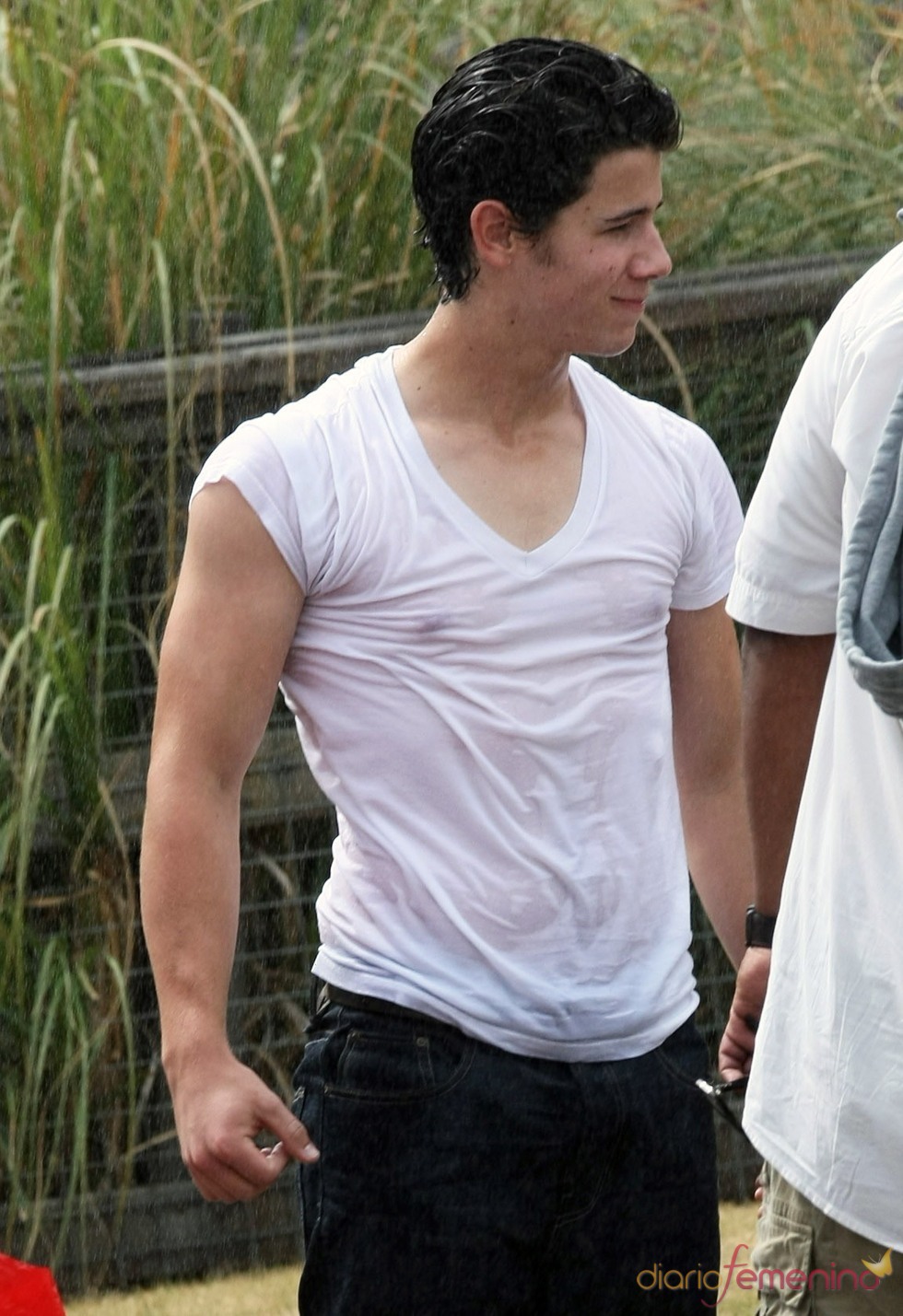 Nick Jonas mojado