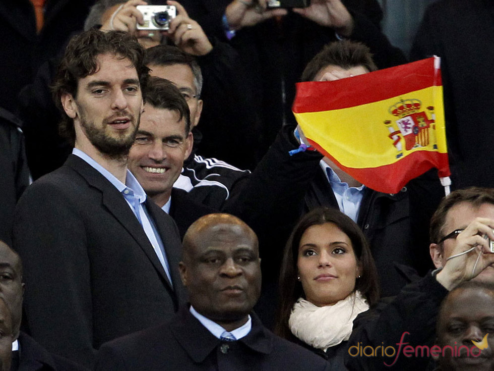 Pau Gasol con la novia en Sudáfrica en la fiesta de España