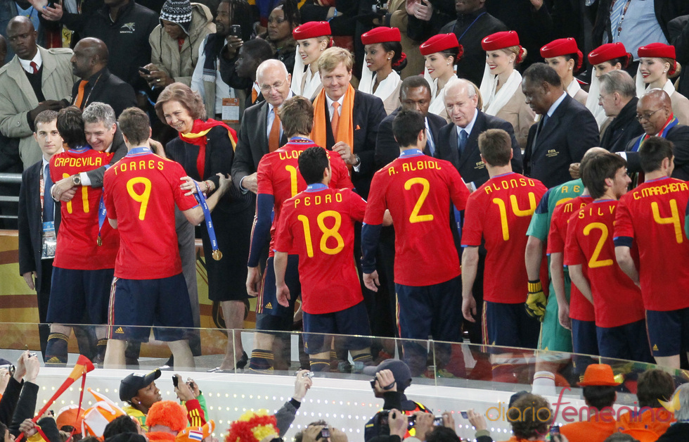 La reina Sofía felicita a la selección española