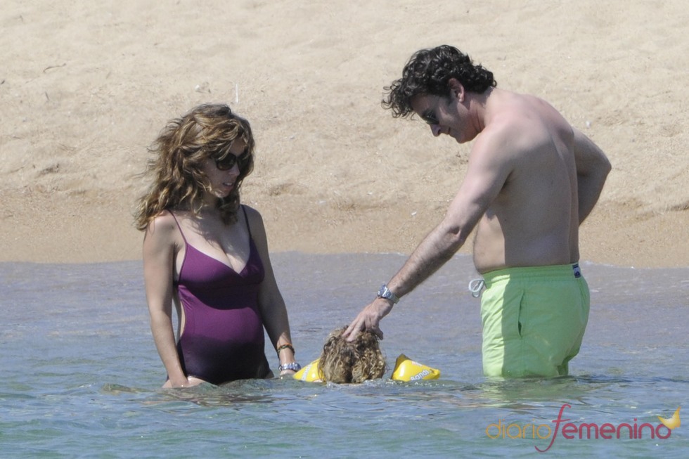 Ana Aznar y Alejandro Agag, días de relax en familia