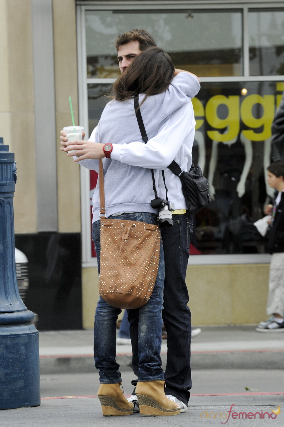 Iker Casillas y Sara Carbonero se abrazan en San Francisco