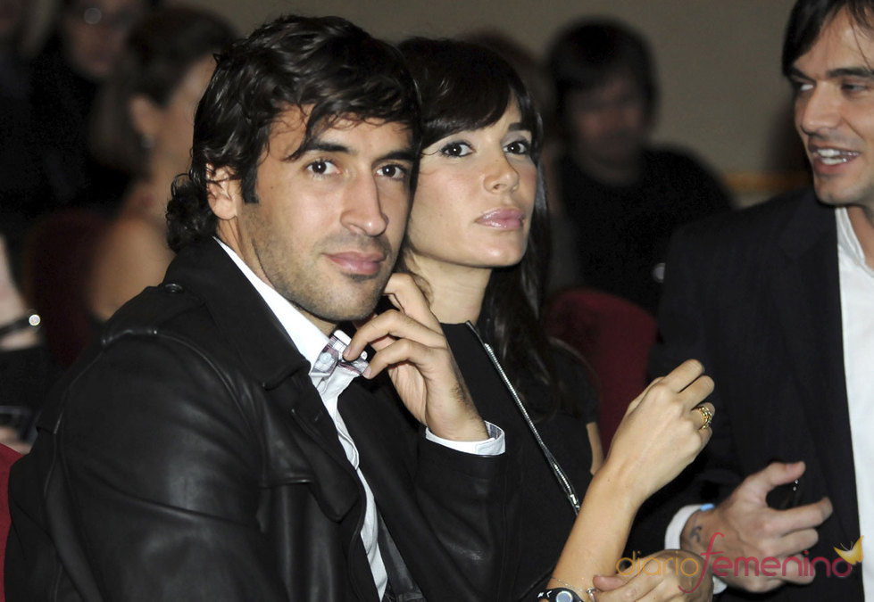 Mamen Sanz y Raúl González, una pareja muy elegante