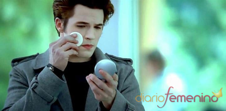 El actor Matt Lanter se burla de Robert Pattinson