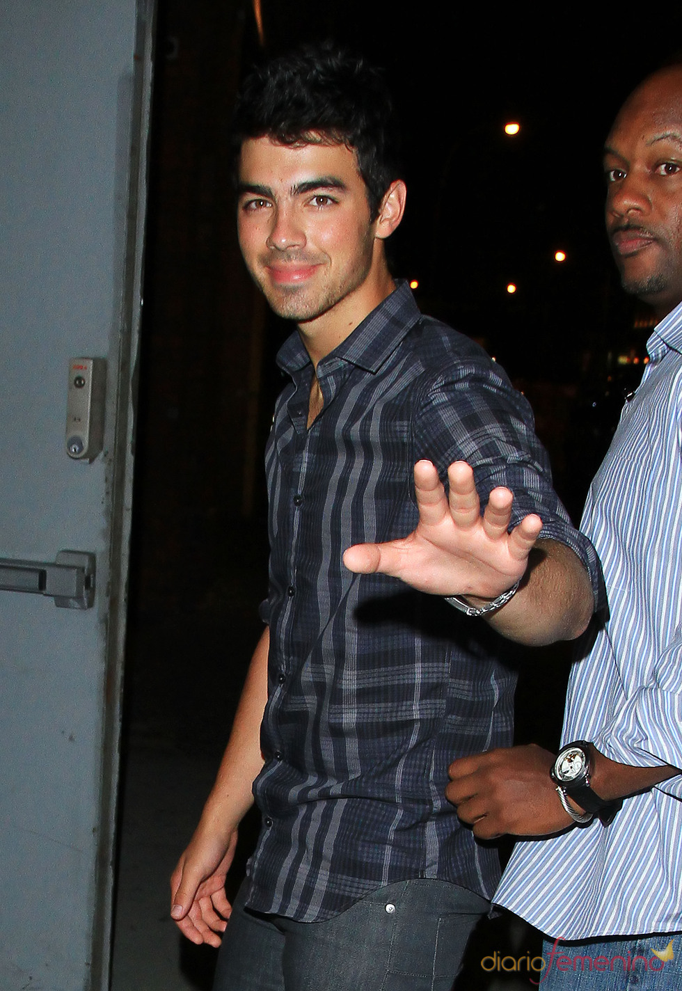 Joe Jonas va al cumpleaños de Demi Lovato